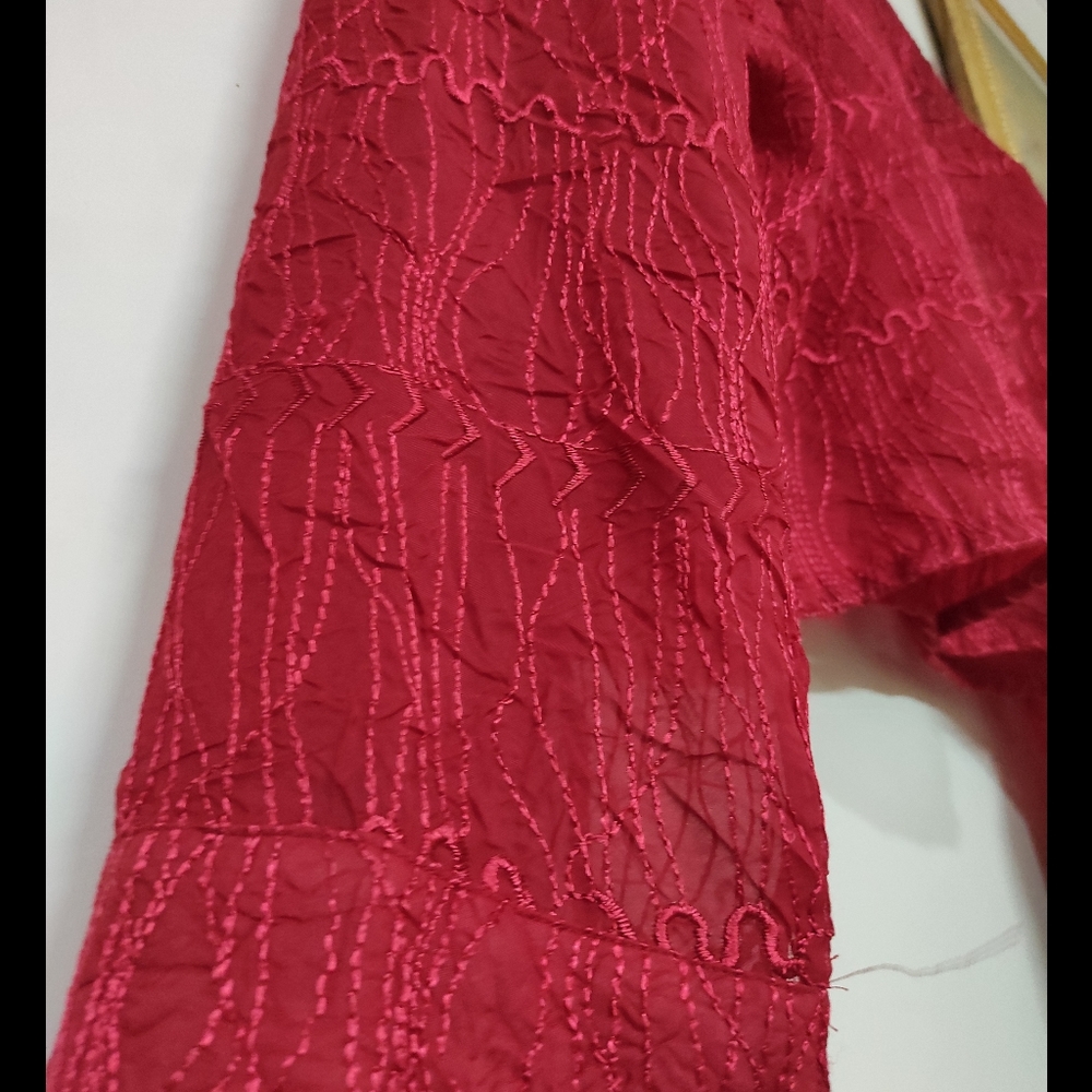 Red Crop Threadwork Shirt ❤ (kinda oversized look) - Picture 9 of 10